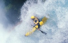 中国体彩：拜仁半场2-0领先法兰克福，迪亚斯开场15秒闪击凯恩远射破门