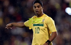 体彩投注：恩里克登陆汉土超，全力追逐戴维森；武汉三镇核心离队进入倒计时